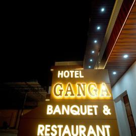 Hotel Ganga Banquet And Restaurant – hotel w mieście Prayagraj