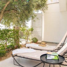 Apartment close to the beach, pets welcome, 33-1, hotel v destinácii Ravni