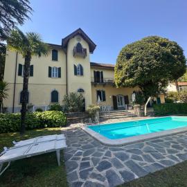 Dimora Vista Lago Con Piscina