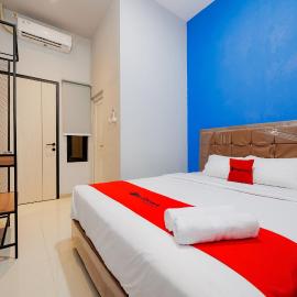 RedDoorz NH Syariah near UNIMUS 2 Semarang, hotel in Alastuwo