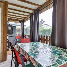 Chalet 68 Village de la Mer, hotel in La Parée Preneau
