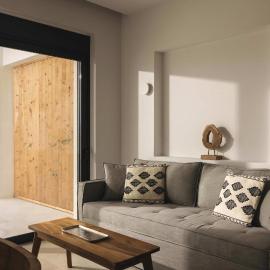 Orea - Modern Ground-Floor Apartment with Private Terrace in the Heart of Paleros