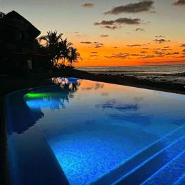 Waterfront condo in Magnificent Manzanillo Bay Troncones, hotel u gradu 'Troncones'