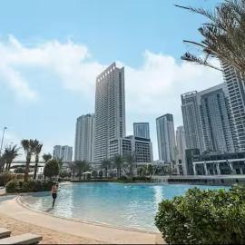 Vogue Vacation Homes, Creek Beach Rosewater Waterfront Living close to Downtown, Burj Khalifa and Dubai mall, Two Bedroom Apartment with Balcony and Vibrant Community View, Private Manmade Beach, Access to all Amenities, hotel Sabkhah városában