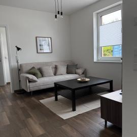 Moderne Ferienwohnung, separater Eingang, Neubau, Smart Tv & Wifi & Kaffemaschine inklusive, хотел в Лор
