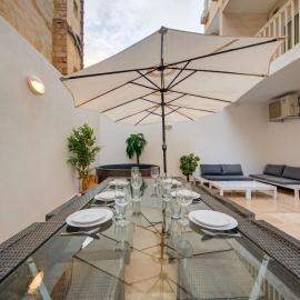 New 3BDR Luxury Seaside Home with Heated Jacuzzi - Best Location in Sliema