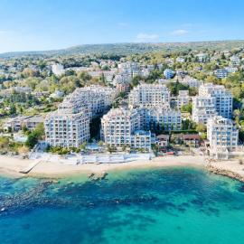 La Mer Sea View & Beachfront Apartment