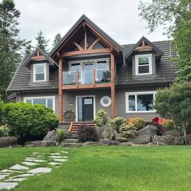 Comox में, होटल Large ocean view family retreat