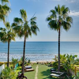 Beachfront Villa Carpe Diem