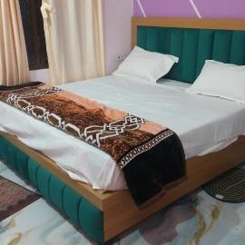 Hotel Dharma palace – hotel w mieście Prayagraj