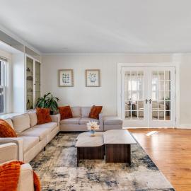 5BR Home Minutes to NYC and FIFA 2026 Sleeps 16，提內克的飯店
