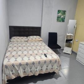 Quarto com otima localização