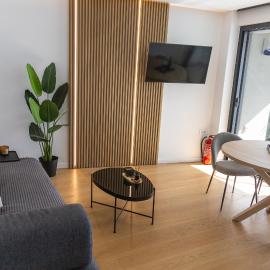 The L Smart Suite - Premium & Minimal: Yerapetra şehrinde bir otel