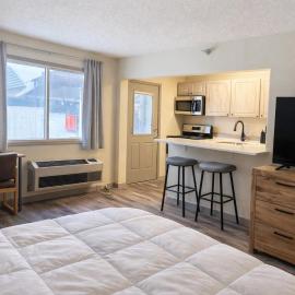 Nisswa Hotel & Suites – Round Lake King Patio Suite with Full Kitchen โรงแรมในNisswa