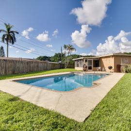 Pets Welcome: Cozy Home w/ Pool in Margate!