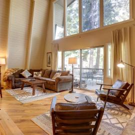 Near Skiing & Hiking: Carnelian Bay Cabin