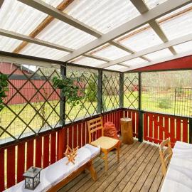 2 Bedroom Cozy Home In Alsterbro โรงแรมในAlsterbro