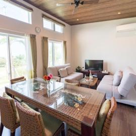 BEVERLY HILLS VILLA Miyakojima Resort, hotel u gradu Miyako Island