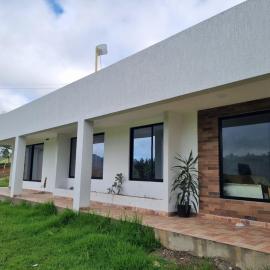 "Refugio campestre familiar - Cálido, cómodo y totalmente equipado" y zona de juegos, hotel u gradu Nariño
