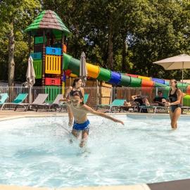 ZEcamping 4 étoiles 4km plage parc aquatique fitness dog friendly club enfant