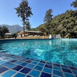 High Bank Himalayan Retreat, hotelli Shivpurissa