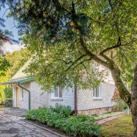 Private 120m2 House with 1000m2 Garden for 8 Guests