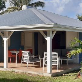 Beautiful West Indian house in a wooded garden, hotel a Petit-Canal