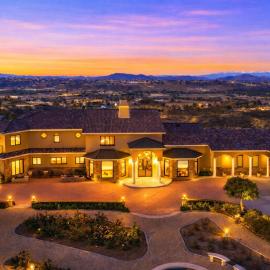 Fountainhead Vineyards Mansion, Hotel in Temecula