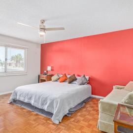 Simple Oasis I 1BR, Ensuite, Courtyard, Sunsets