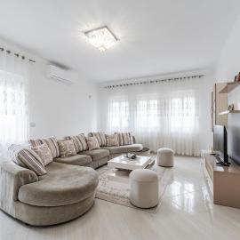 Hometown Apartment by PikHost