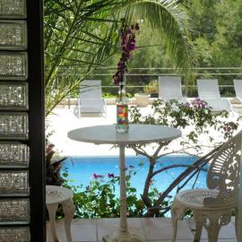 Suite in private villa view on sea