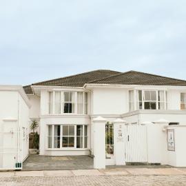 Summer House B&B, hotel in Gqeberha