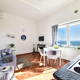 La Suite 48