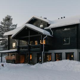 Northern Lights Village Ivalo, хотел в Инари