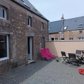 Gite les trois Petiots, hotel u gradu 'Pirou'
