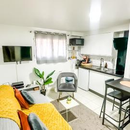La Parenthèse Urbaine - T2 Cosy et fonctionnel - Metro 5 Bobigny, hotel in Bobigny
