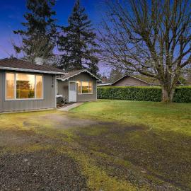 Hoops & Hygge Private Sport Court Retreat home