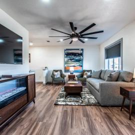 The Coastal Cottage Sleeps 8 Massive Parking