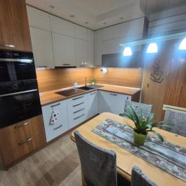 Štýlový 4-izbový apartmán v srdci mesta