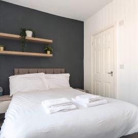 Fabulous 4 Bedroom House with Garden in Doncaster