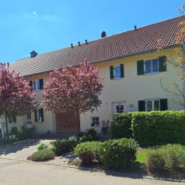 Ferienwohnungen Allgäublick am Radweg mit Fahrradgarage und Garten