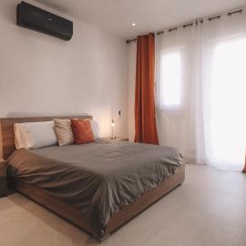 Seaside Luxury Home with Rooftop Pool, ξενοδοχείο σε Birżebbuġa