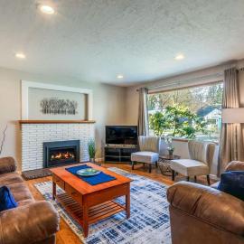 Cozy CDA Retreat 4BR Fire Pit Weekly Deals