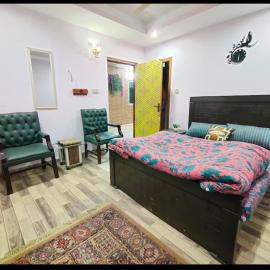 Alzahir GUESTHOUSE & HOTEL near Islamabad Embassy: İslamabad şehrinde bir otel