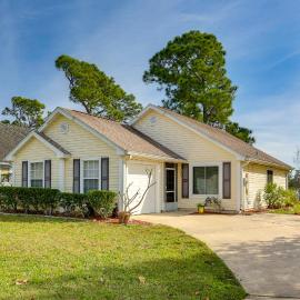 Lakefront Sanford Home w/ Community Pool