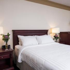 Le Deville par G5, hotel em Rouyn