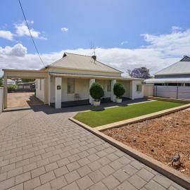 Squatters Cottage