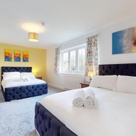 5bed House, 8 Double beds Perfect for large groups
