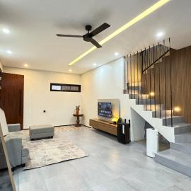Khainest - Stunning 3BR Private Pool and Mountain View, hotel Batuban