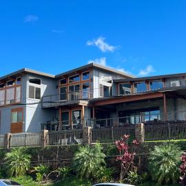 Luxury Custom Home overlooking Pearl Harbor, ξενοδοχείο σε Aiea
